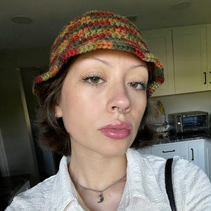 Meet your Posher, Abigail